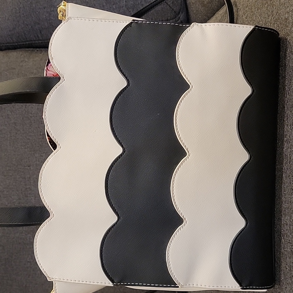 Betsey Johnson Black and White Shoulder Bag - Picture 6 of 12